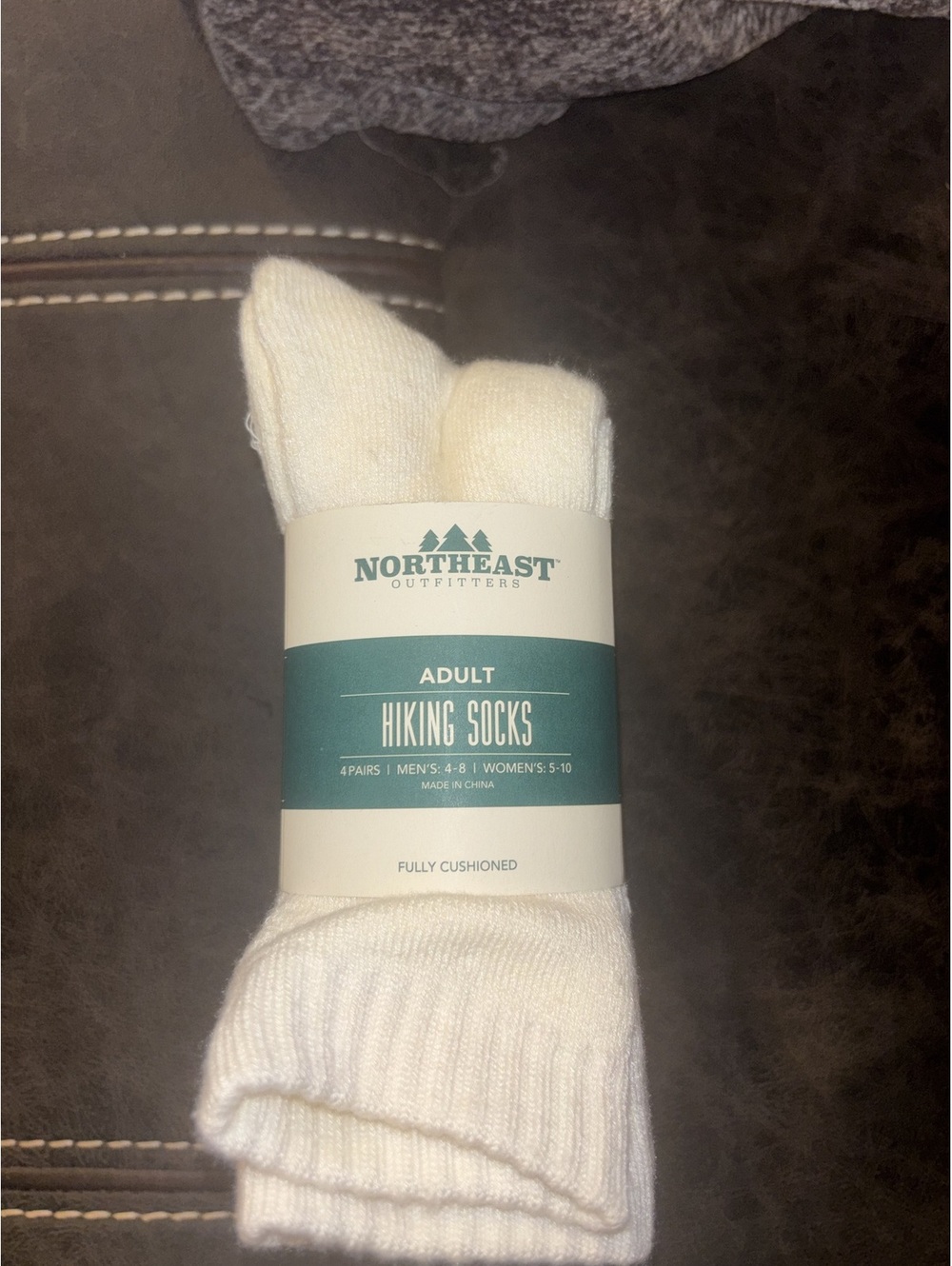 Northeast Outfitters Adult Hiking Socks 4 Pair Cushioned Crew White NWT